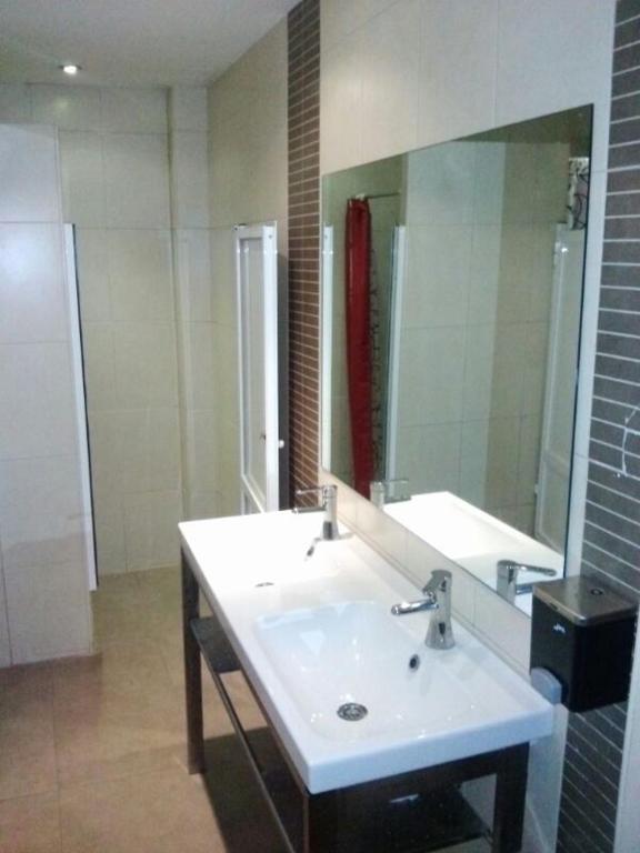 Хостел Residencia Malaga Backpackers Екстер'єр фото